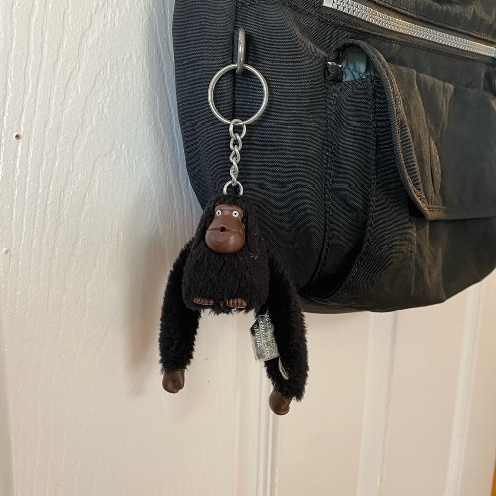 VTG 90s Y2K Kipling Belgium Davina Black Nylon Crossbody Bag Monkey keychain - Picture 4 of 16